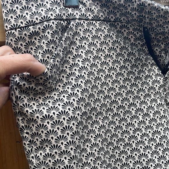 LAST WEEKEND ..NWOT Light pink/black paisley pants size 6 - Picture 3 of 5